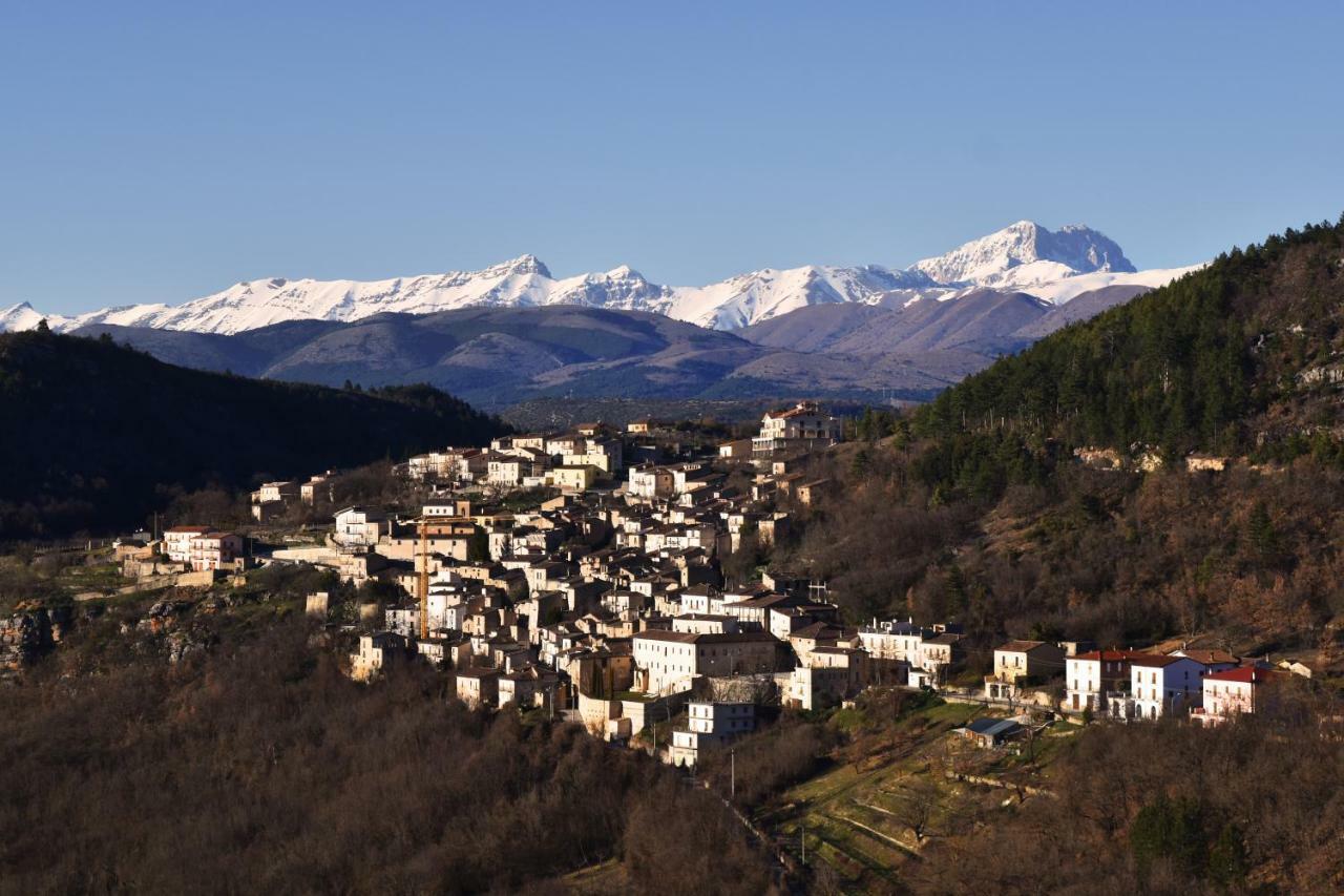 Appartamento Palazzo Camelot, 19 Via Nazionale San Demetrio ne' Vestini Esterno foto